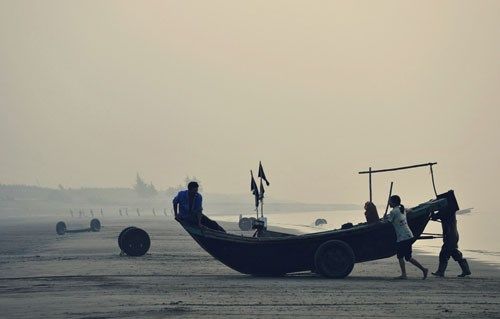 Chiếc thuyền ngoài xa - Nguyễn Minh Châu: Ngữ Văn 12